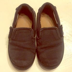 Boys Toms slip ons